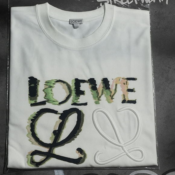 BNWT Loewe EmbroideredLogo T-Shirt Size M - Picture 2 of 2